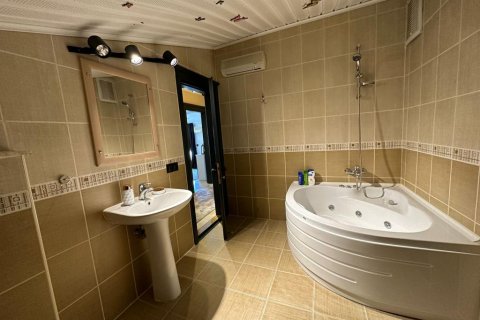 4 bedrooms Apartment in Phong Thanh Tay A, Vietnam No. 13899 17