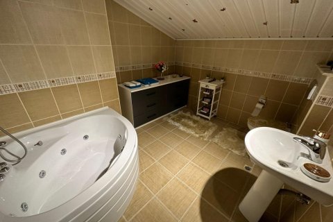 4 bedrooms Apartment in Phong Thanh Tay A, Vietnam No. 13899 13