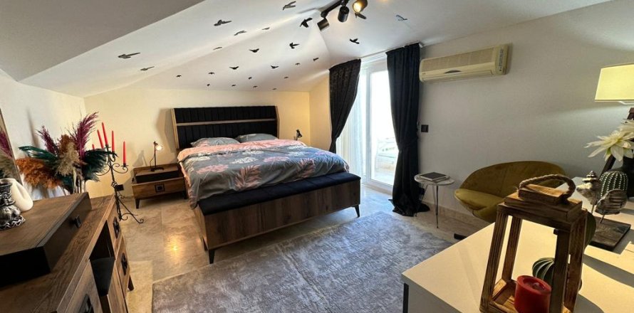 4 dormitorios Apartment en Cikcilli, Turkey No. 13899