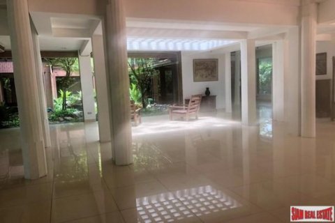 6 bedrooms House in Bangkok, Thailand No. 96924 16