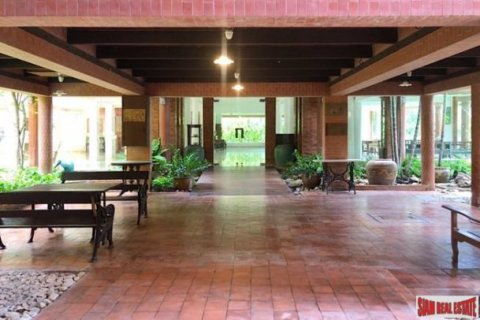 6 bedrooms House in Bangkok, Thailand No. 96924 4