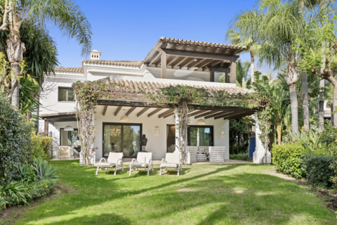 6 bedrooms Villa in Marbella, Spain No. 83900
