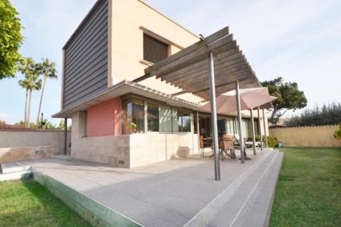 3 bedrooms House in Vilassar de Mar, Spain No. 25258