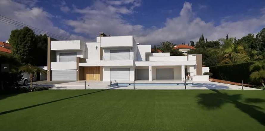 4 bedrooms House in Agios Tychonas, Cyprus No. 63064