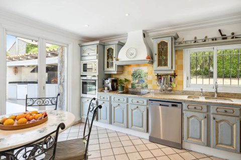 4 bedrooms Villa in Peymeinade, France No. 67929 4