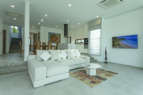 3 bedrooms Villa in Rawai, Thailand No. 96644 12