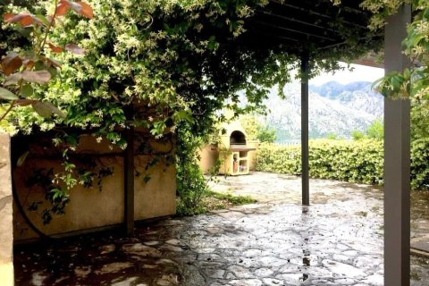 3 bedrooms Apartment in Prcanj, Montenegro No. 104716 7