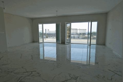 3 bedrooms Apartment in Limassol, Cyprus No. 106098 2