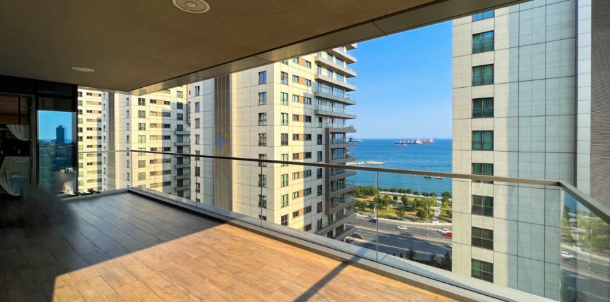 4 bedrooms Apartment in Istanbul, Turkey No. 15615