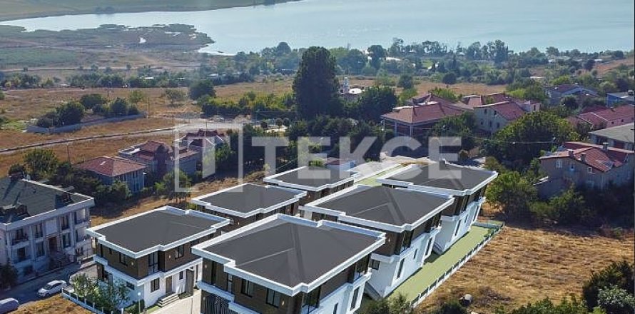 4 dormitorios Villa en Istanbul, Turkey No. 74054