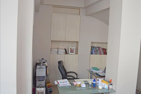 235m² Commercial property in Athens, Greece No. 59261 5