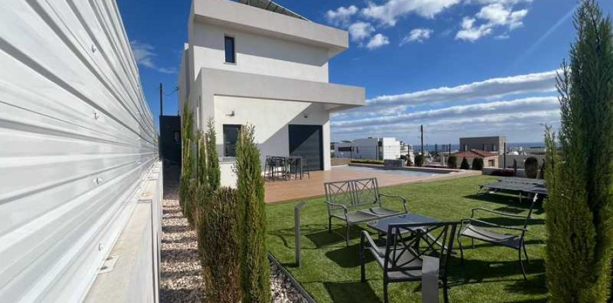 Дом с 4 спальнями в Агиос Афанасиос, Кипр №76013