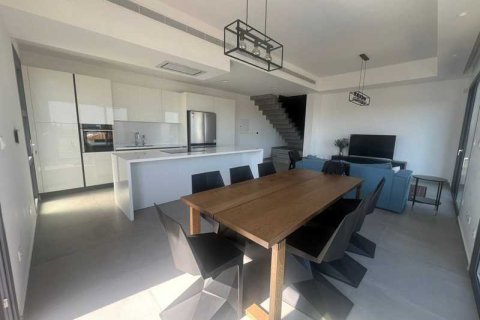 Дом с 4 спальнями в Агиос Афанасиос, Кипр №76013 4