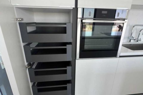 Дом с 4 спальнями в Агиос Афанасиос, Кипр №76013 9