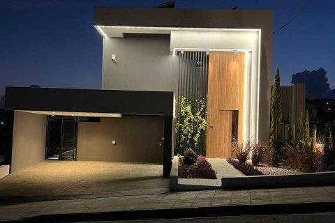 Дом с 4 спальнями в Агиос Афанасиос, Кипр №76013 15