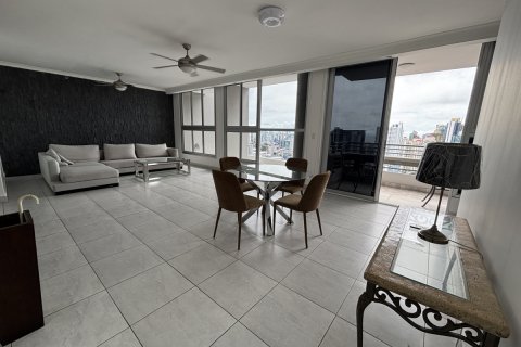 3 dormitorios Apartment en Panamá, Panama No. 112638