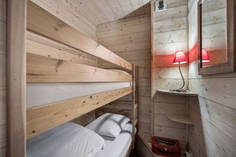 3 bedrooms Apartment in Les Belleville, France No. 100017 8