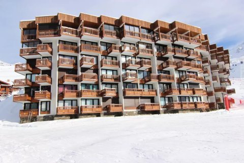 3 bedrooms Apartment in Les Belleville, France No. 100017 1