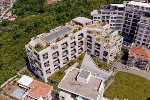 1 dormitorio Apartment en Becici, Montenegro No. 81518 3