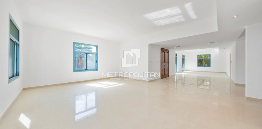 5 bedrooms Villa in Falcon City of Wonders, UAE No. 119504