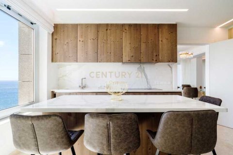 4 bedrooms Penthouse in Pyrgos, Cyprus No. 34127 7