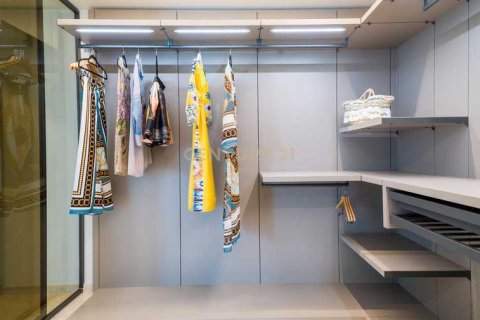 4 bedrooms Penthouse in Pyrgos, Cyprus No. 34127 16