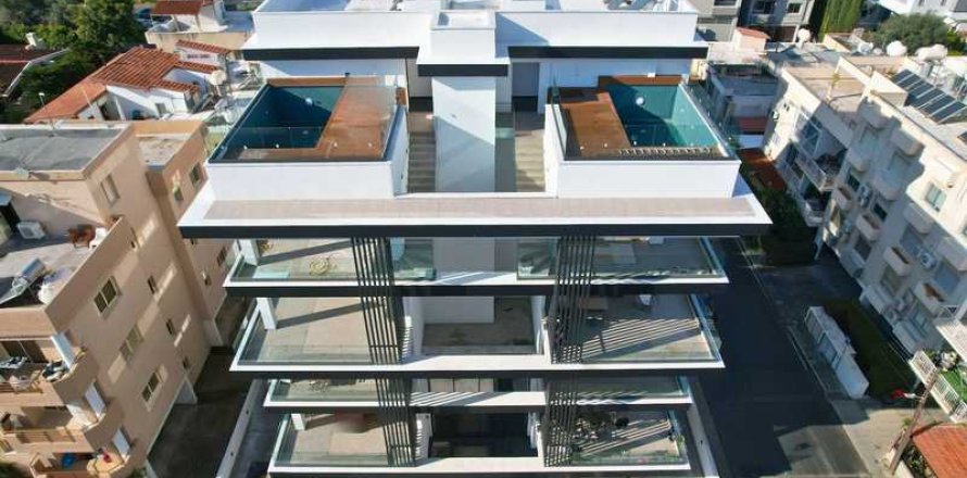 3 bedrooms Penthouse in Limassol, Cyprus No. 79717