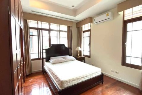 4 bedrooms Villa in Bangkok, Thailand No. 97542 5