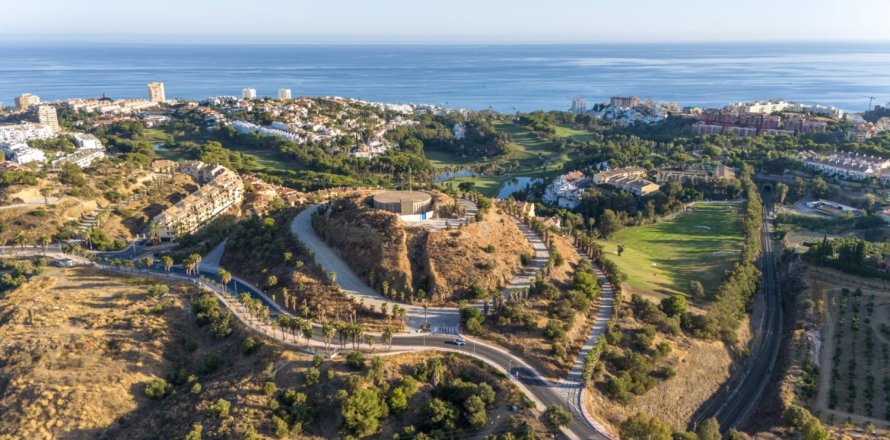 3 dormitorios Apartment en Benalmádena, Spain No. 111865