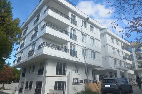 Квартира с 3 спальнями в Бююкчекмедже, Турция №72689