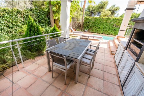 Вилла с 5 спальнями в Tan Xuan, Вьетнам №27089 8