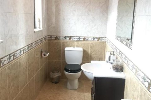 3 bedrooms Villa in Larnaca, Cyprus No. 106169 8