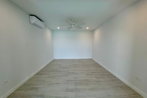 3 bedrooms Villa in Johnsons Point, Antigua and Barbuda No. 64989 26