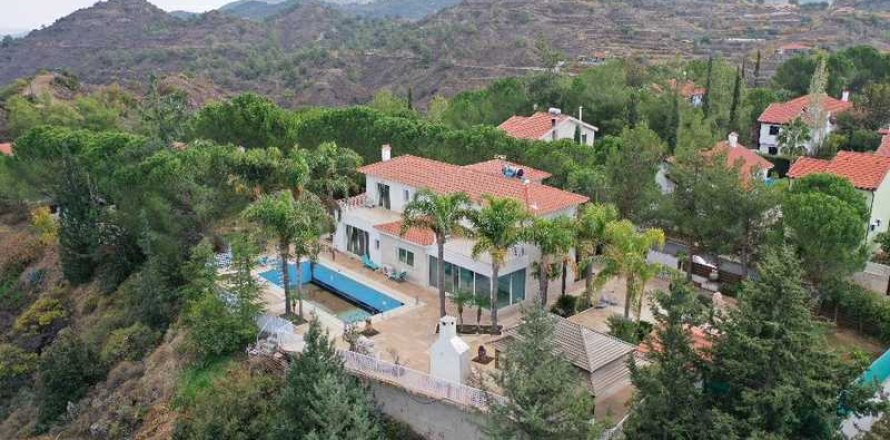 5 bedrooms House in Kalo Chorio, Cyprus No. 62691