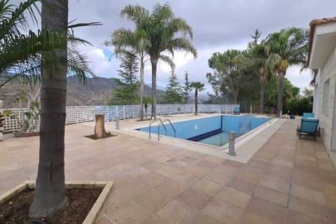 5 bedrooms House in Kalo Chorio, Cyprus No. 62691 3