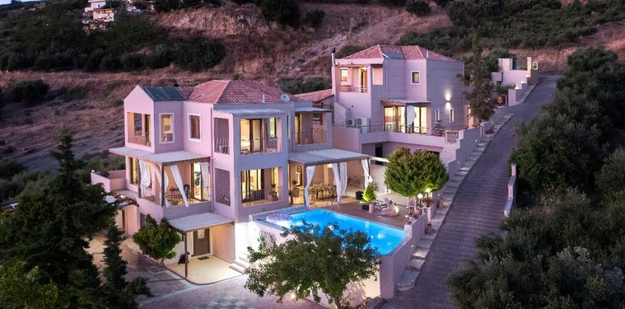 4 rooms Villa in Heraklion, Greece No. 55473