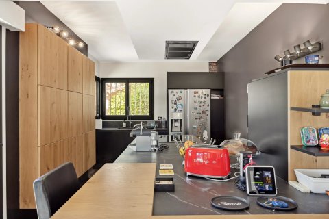 4 bedrooms House in Cannes, France No. 77827 6