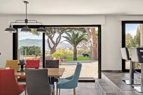 4 bedrooms House in Cannes, France No. 77827 7