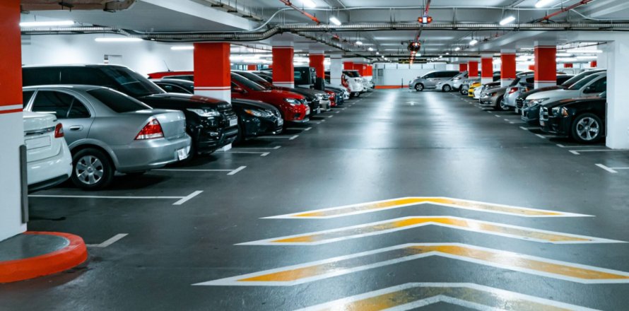 13500m² Commercial property in L'Eixample, Spain No. 117239