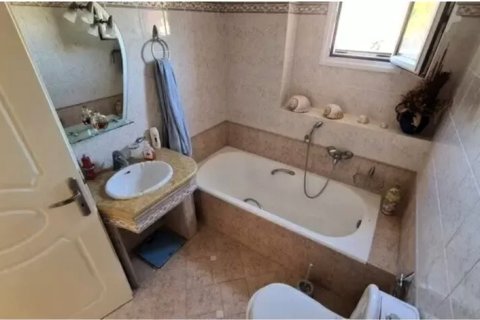 380m² Villa à Megara, Greece No. 116816 13