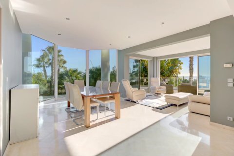 6 bedrooms House in Vallauris, France No. 75361 4