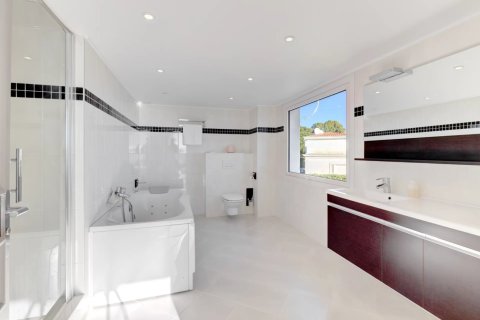 6 bedrooms House in Vallauris, France No. 75361 9