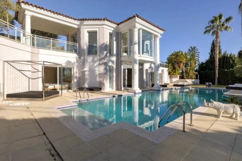 6 bedrooms House in Vallauris, France No. 75361 3