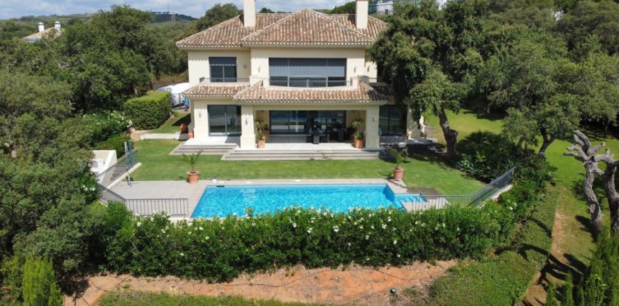 Вилла с 5 спальнями в Сан-Роке, Испания №111888