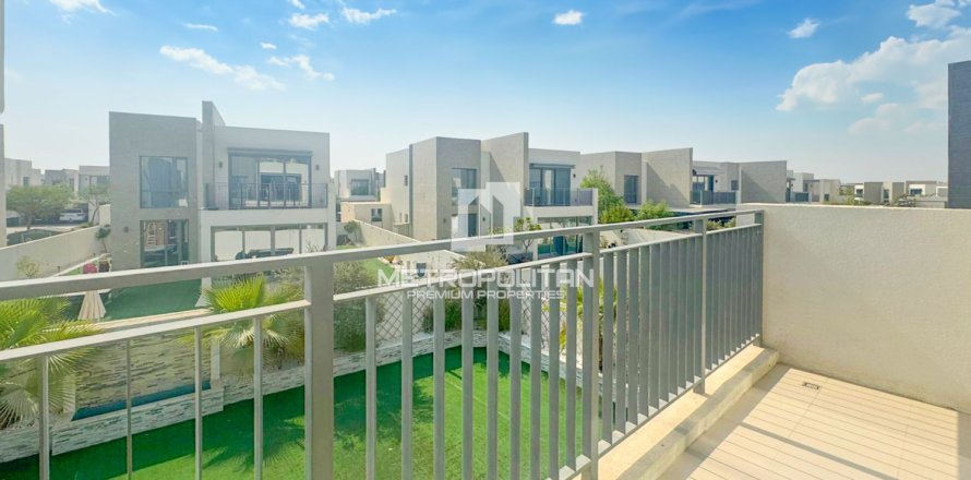 Вилла с 3 спальнями в EMAAR South, ОАЭ №118947