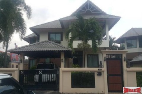 4 bedrooms House in Pattaya, Thailand No. 96560 2