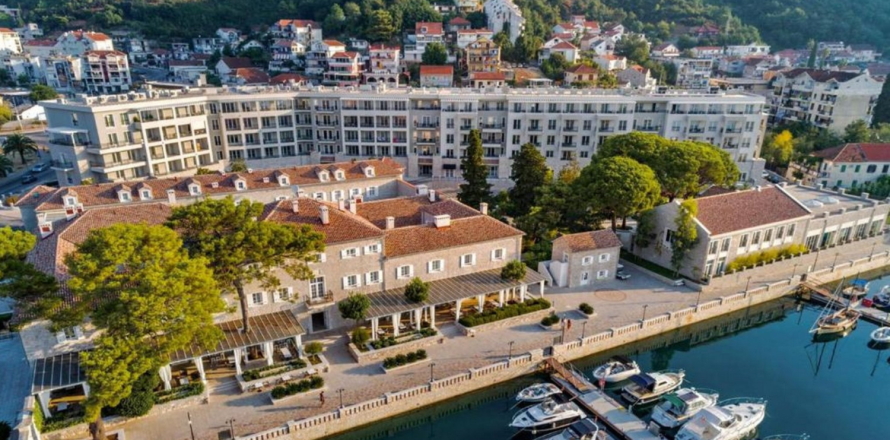 Квартира с 2 спальнями в Херцег-Нови, Черногория №81127