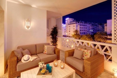 2 dormitorios Apartment en Puerto Banus, Spain No. 25131