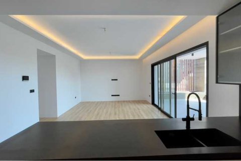 3 bedrooms Apartment in Germasogeia, Cyprus No. 71054 9