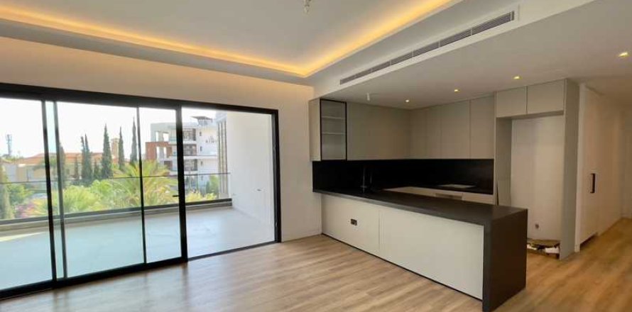 3 bedrooms Apartment in Germasogeia, Cyprus No. 71054